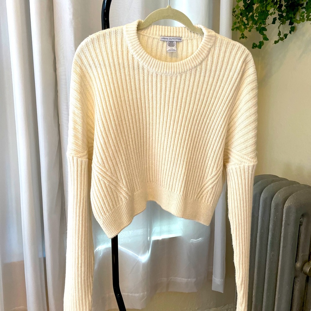 Urban Outfitters Cropped Sweater Size L